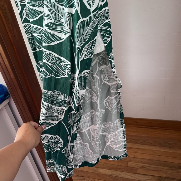 Green jumper with graphics - Picture 3 of 4